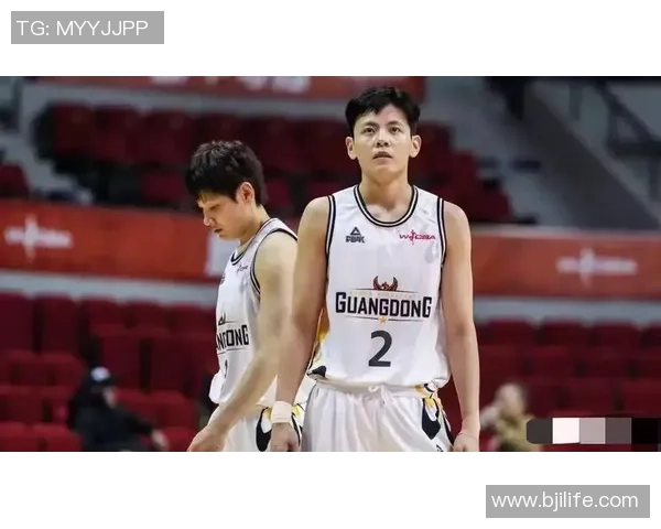 成都篮球队速度表现大满贯点评展现球队潜力与战术优势