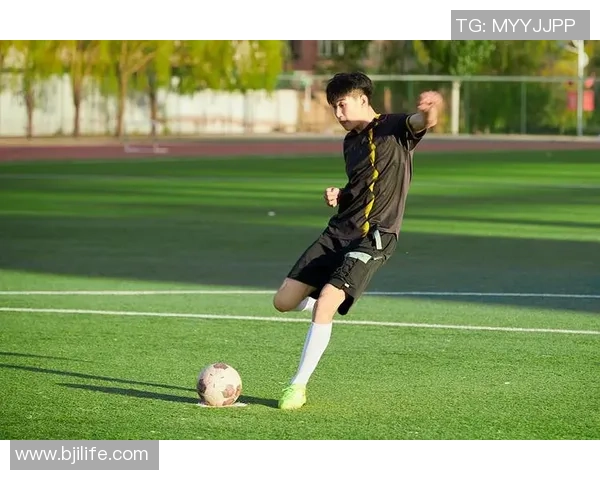 足球伤到的背后真相与预防措施探讨如何保护运动员的健康与职业生涯